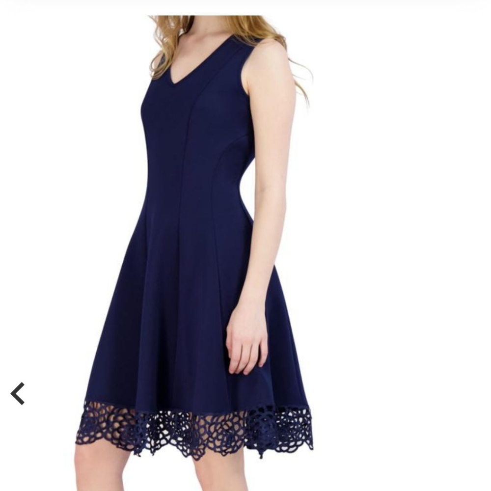 WOMAN'S LIZ CLAIRBORNE SLEEVELESS FIT & FLARE NAVY BLUE  COCTAIL DRESS